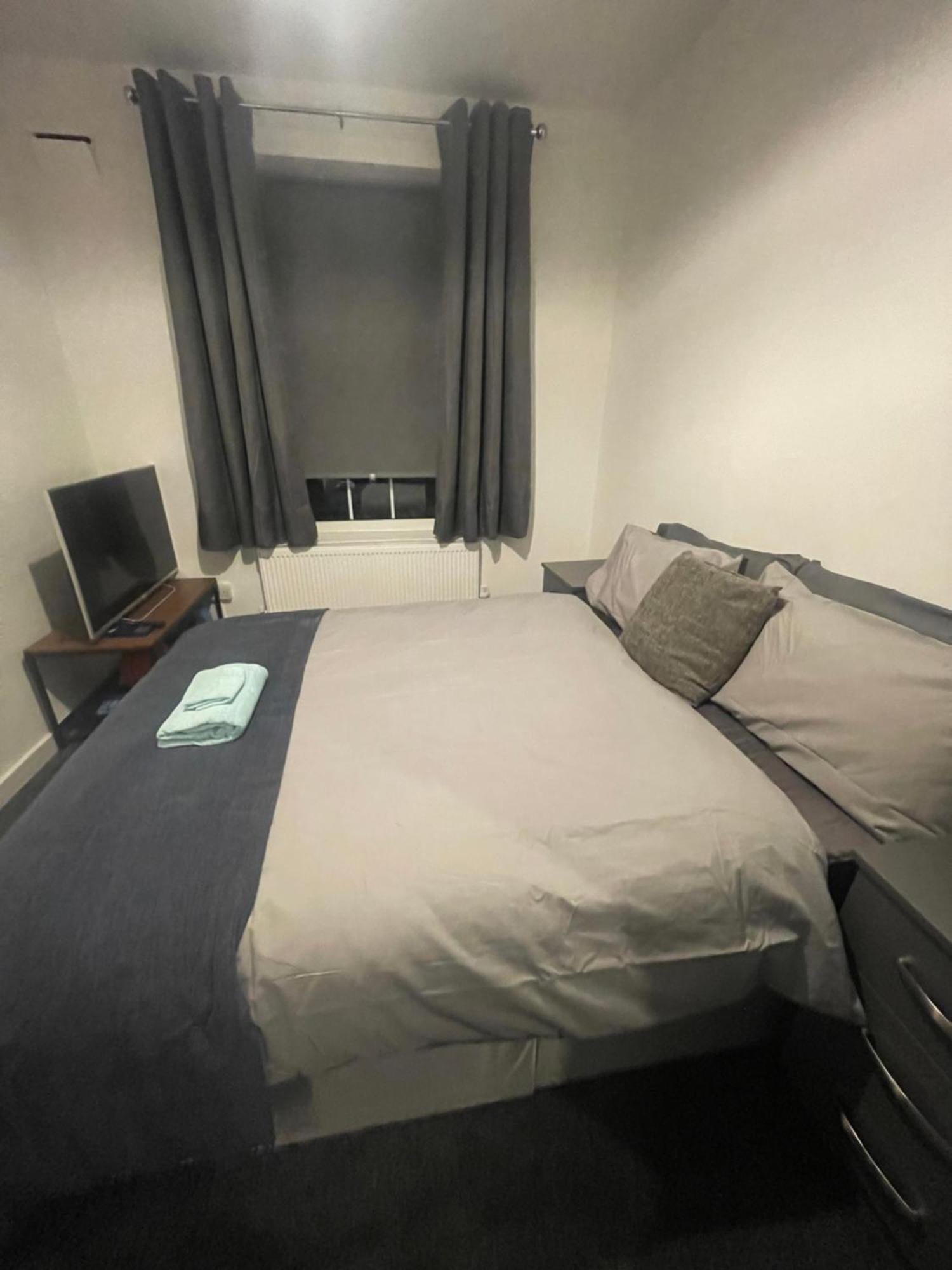 Super Streatham Room London Bagian luar foto